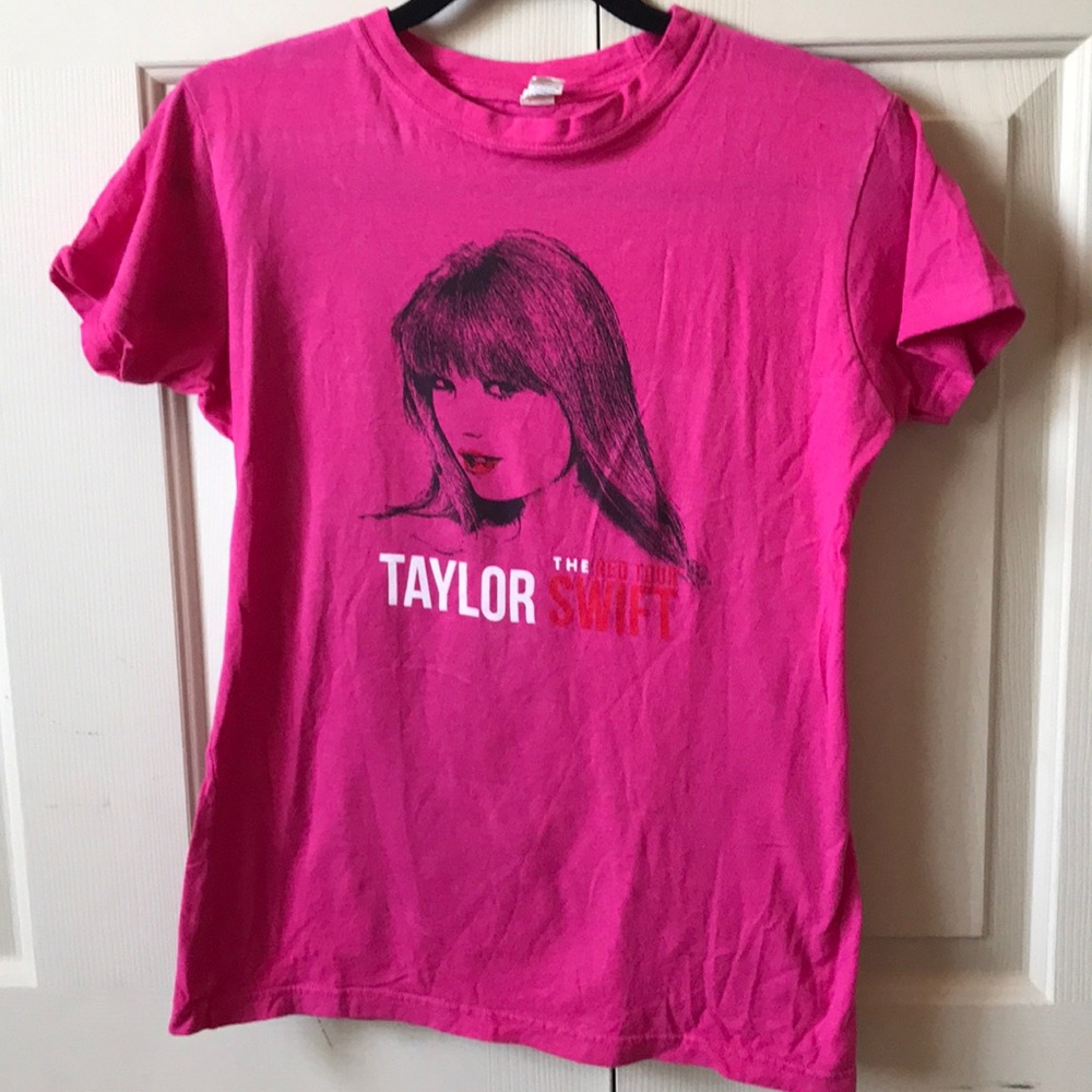 Taylor Swift “RED” T-shirt (pink color)